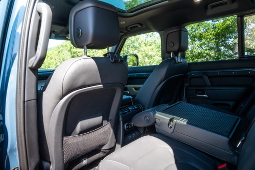 Land Rover DEFENDER 110 42
