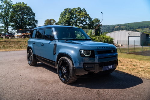 Land Rover DEFENDER 110 9