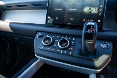 Land Rover DEFENDER 110 25