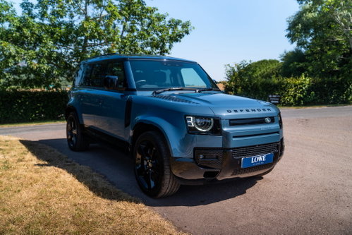 Land Rover DEFENDER 110 2