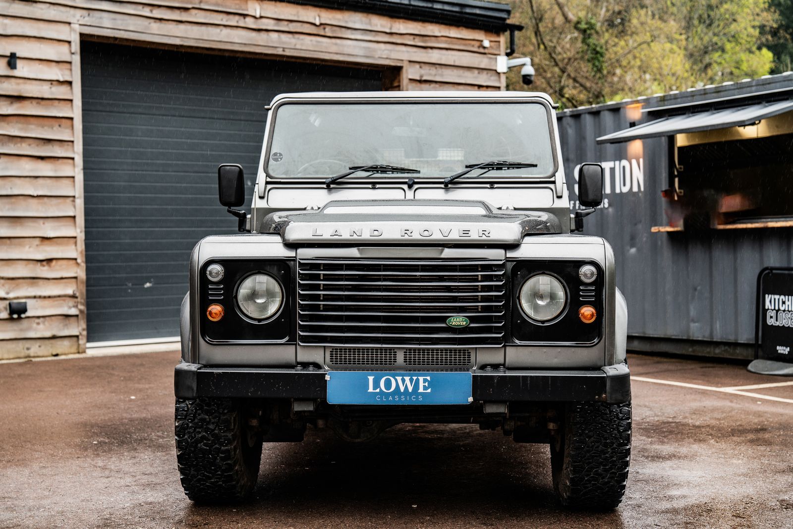 Land Rover Defender
