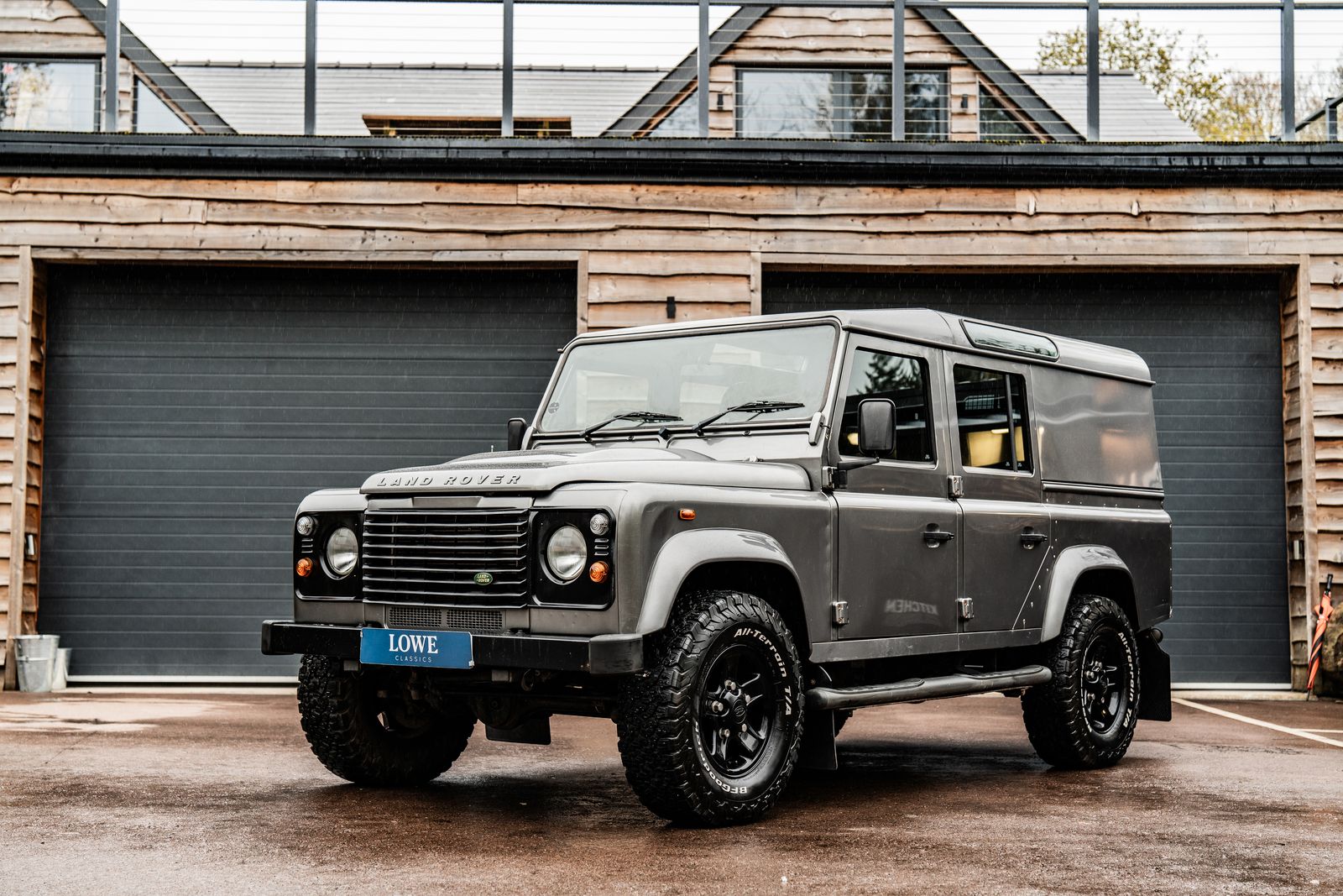 Land Rover Defender