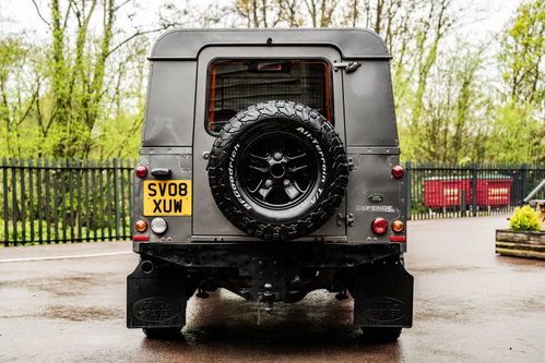 Land Rover Defender 8
