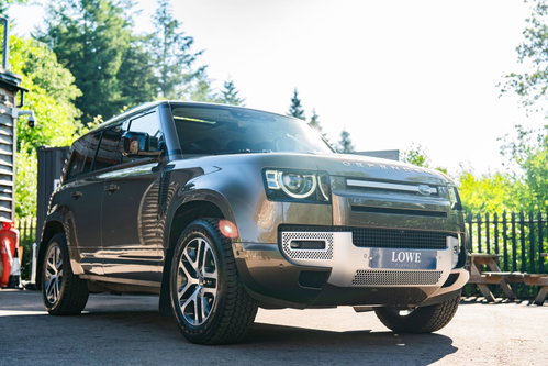 Land Rover Defender 9
