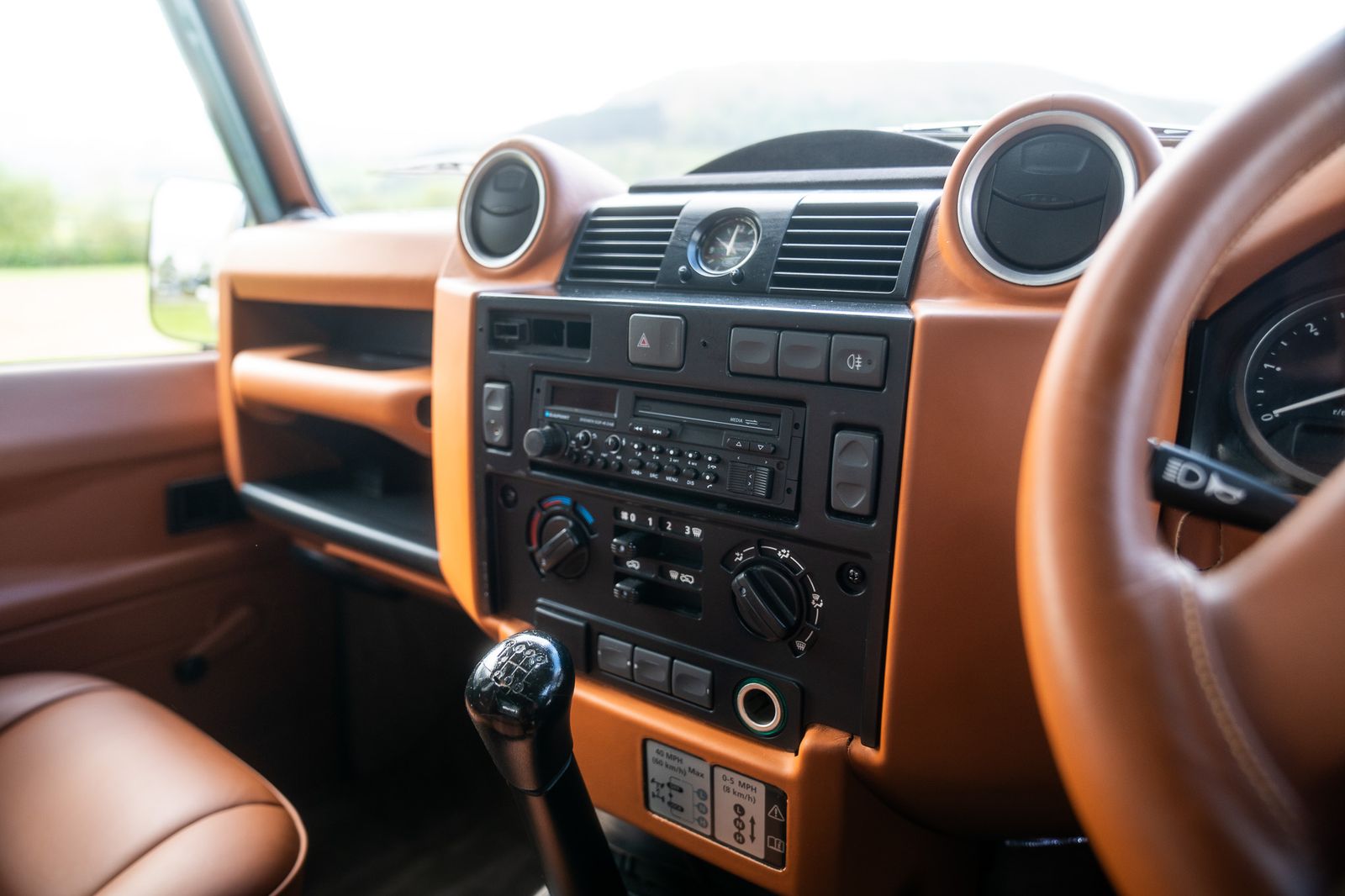 Land Rover Defender 90