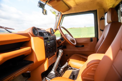 Land Rover Defender 90 37
