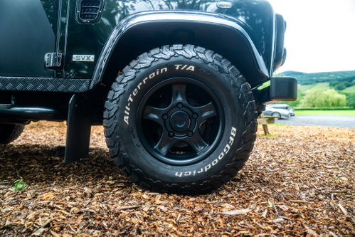 Land Rover Defender 90 24