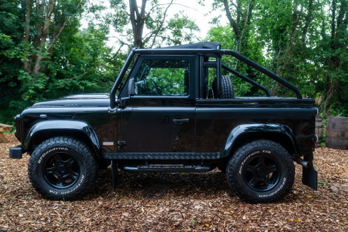 Land Rover Defender 90 7