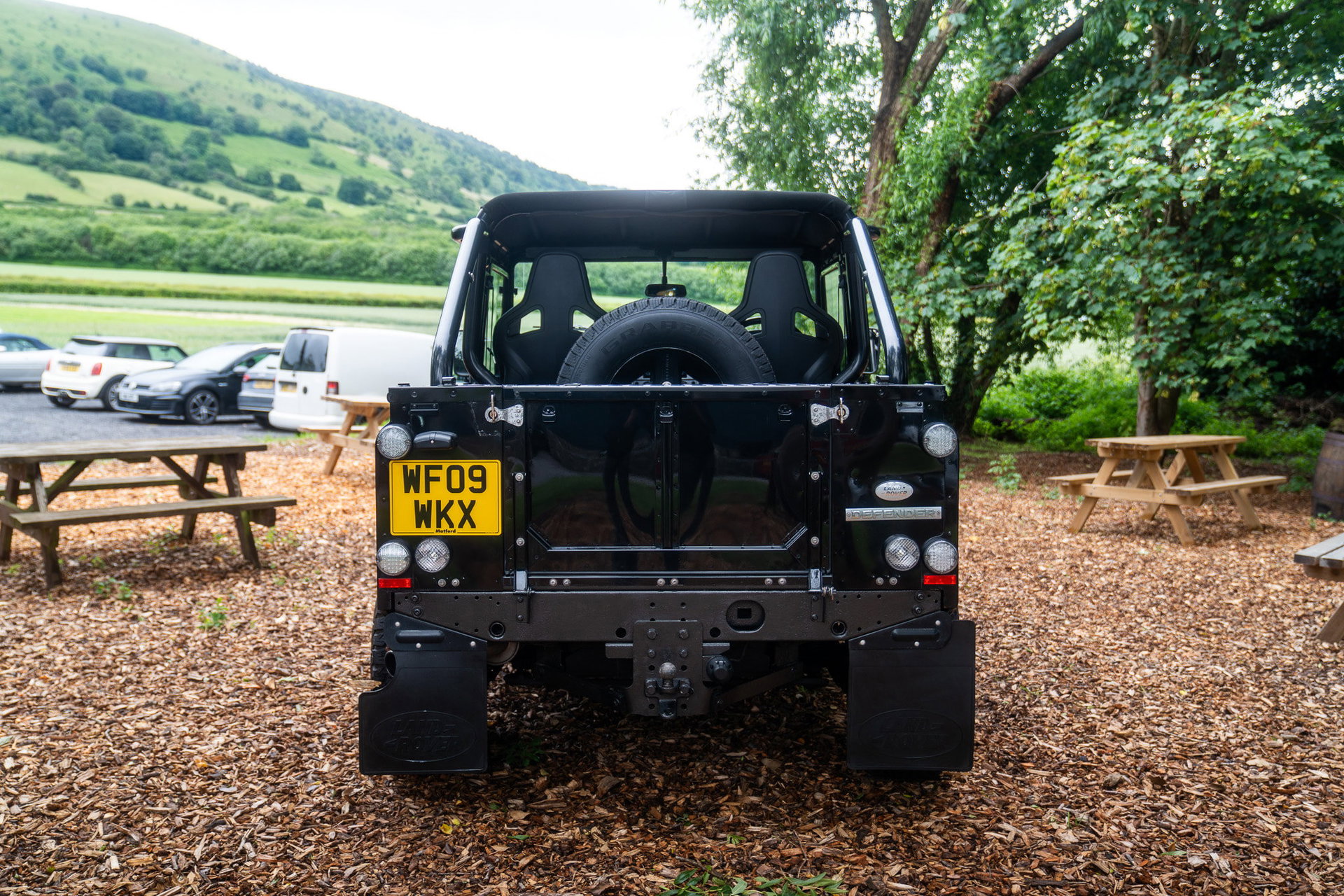 Land Rover Defender 90