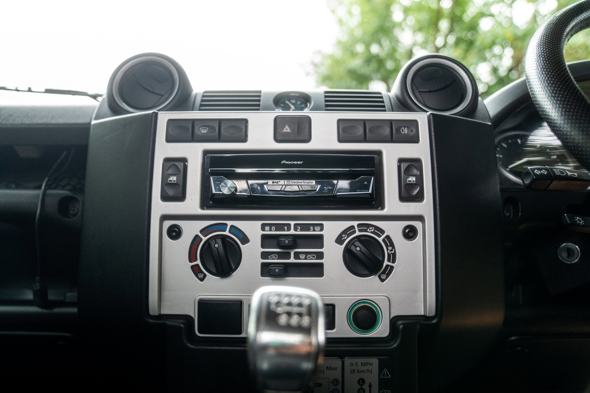 Land Rover Defender 90