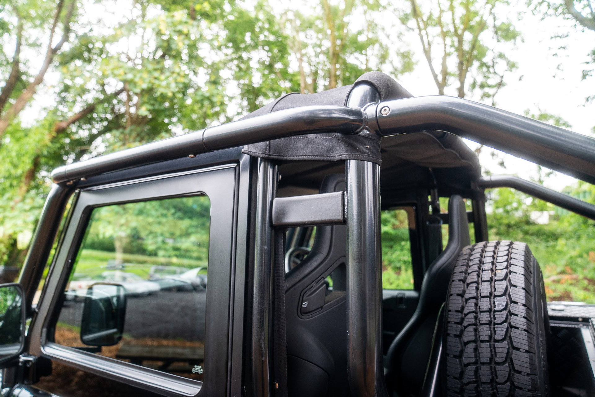 Land Rover Defender 90