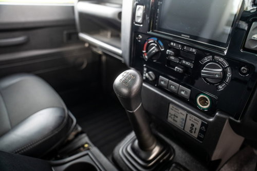 Land Rover Defender 90 29