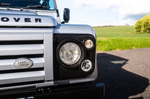Land Rover Defender 90 5