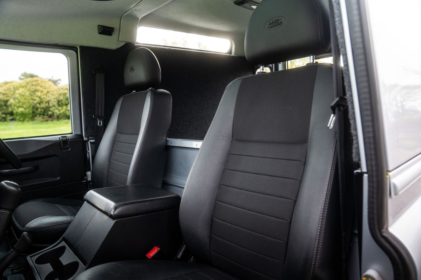 Land Rover Defender 90