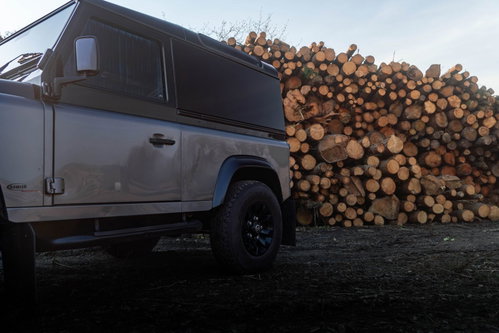 Land Rover Defender 90 27