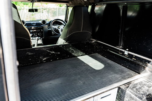 Land Rover Defender 90 22