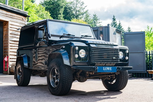 Land Rover Defender 90 3