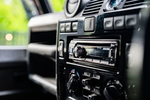Land Rover Defender 90 18