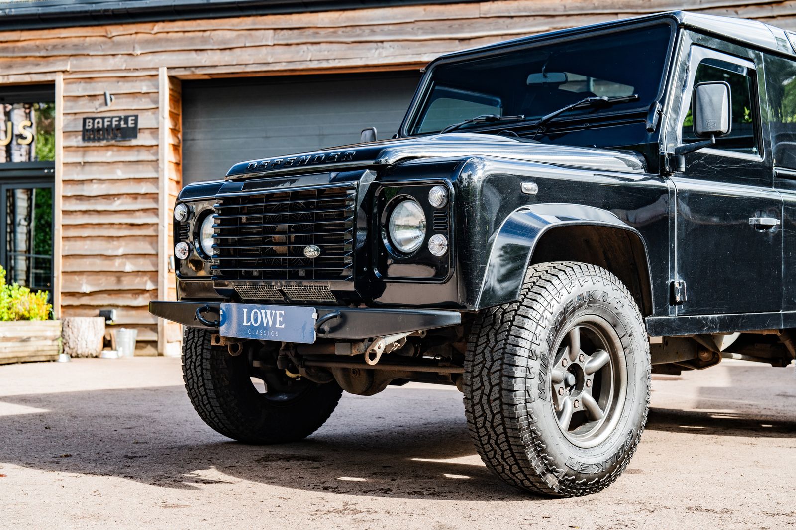 Land Rover Defender 90