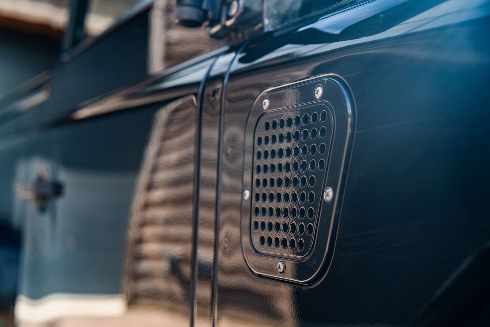 Land Rover Defender 90