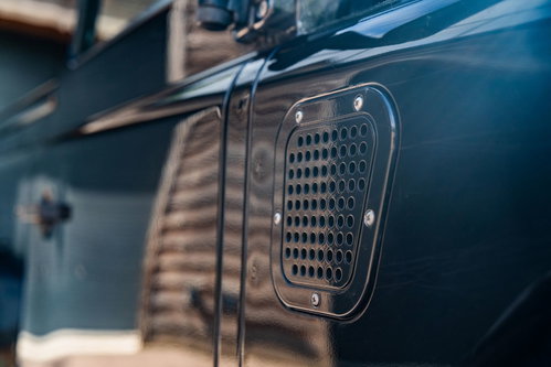 Land Rover Defender 90 4