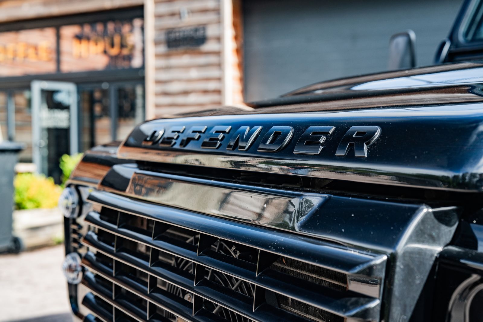 Land Rover Defender 90