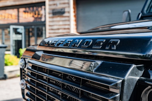 Land Rover Defender 90 2