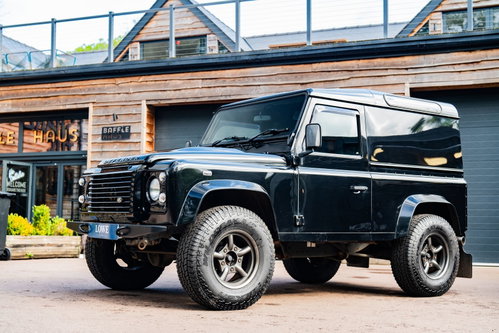Land Rover Defender 90 6