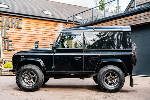 Land Rover Defender 90 13