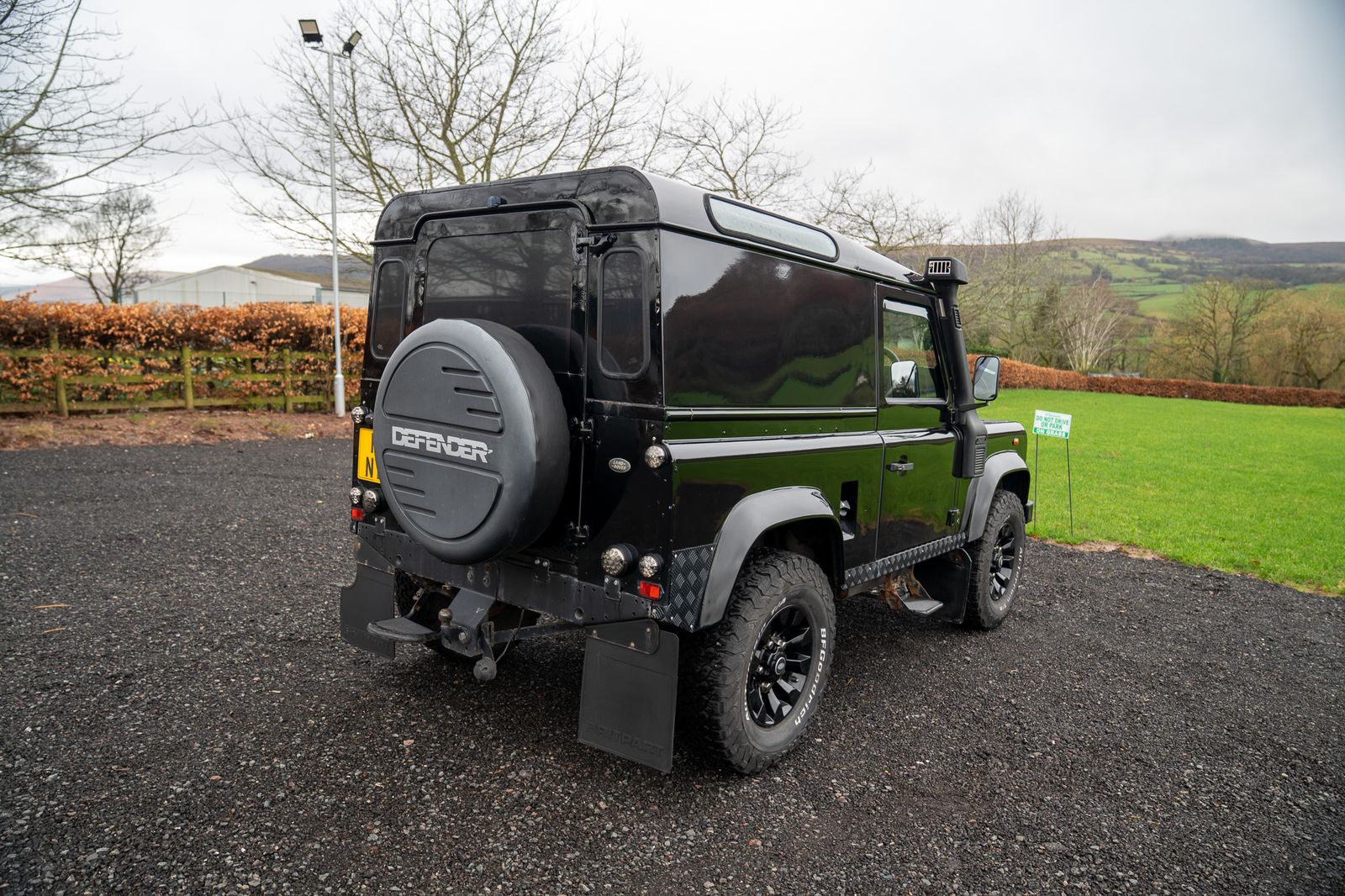 Land Rover Defender 90