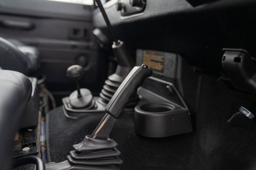 Land Rover Defender 90 24