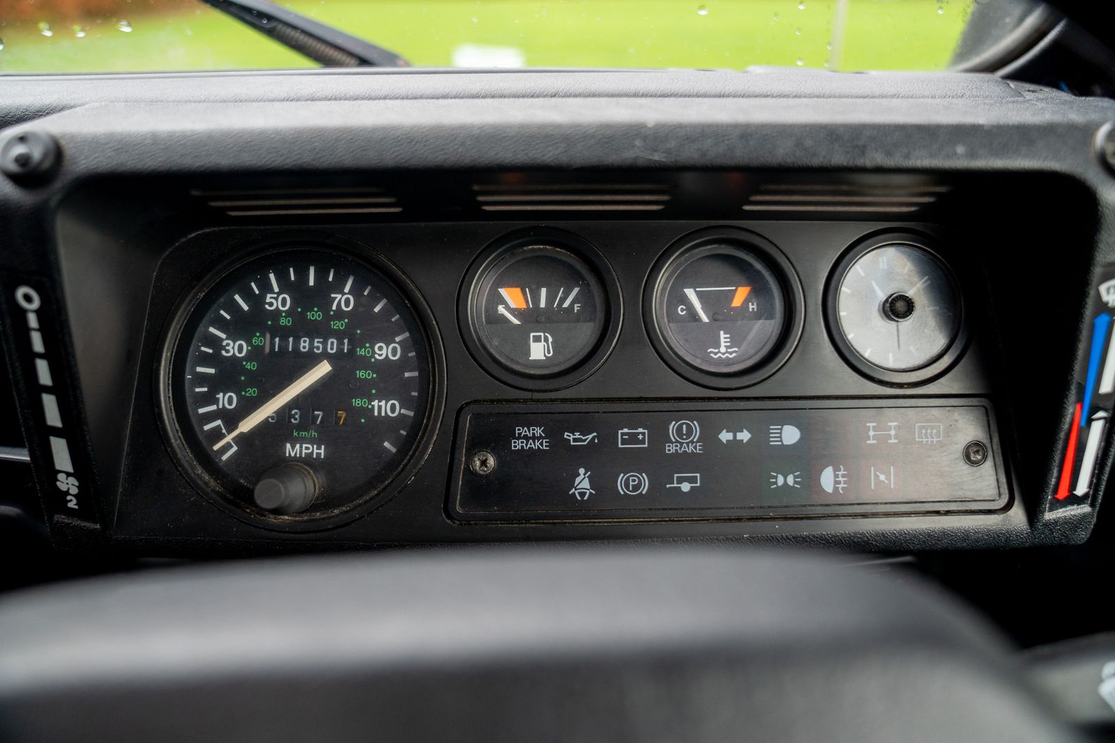 Land Rover Defender 90