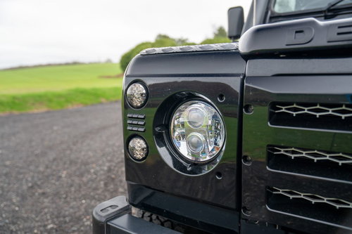 Land Rover Defender 90 13