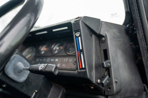 Land Rover Defender 90 22