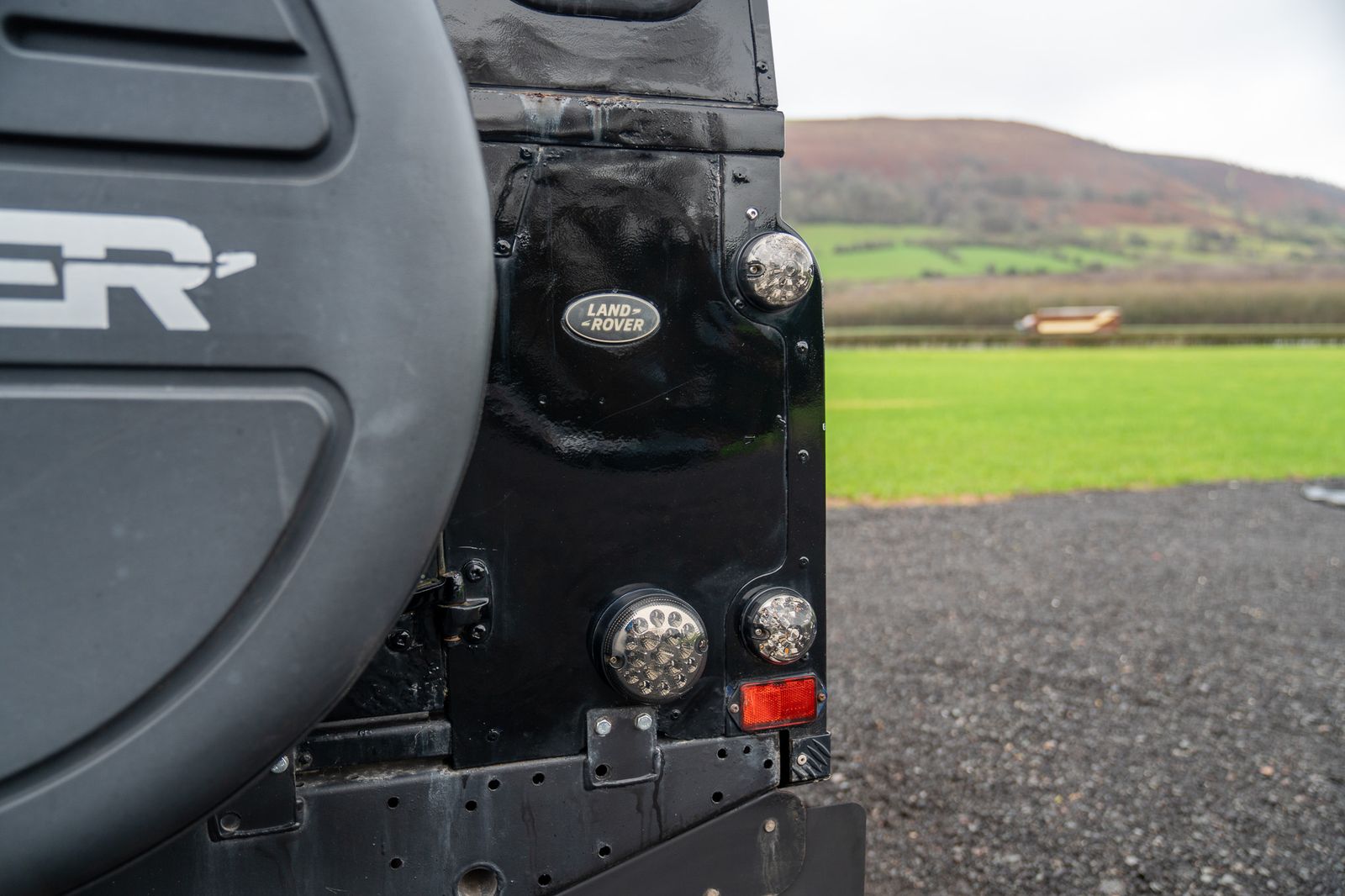 Land Rover Defender 90