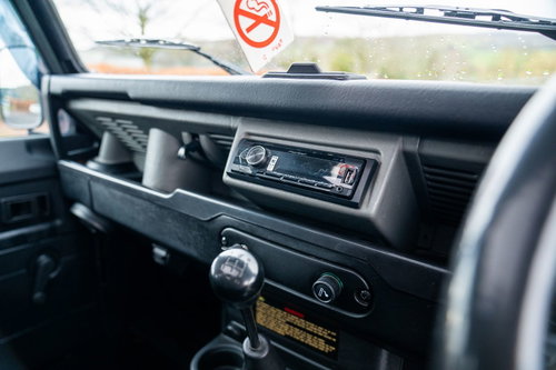Land Rover Defender 90 27