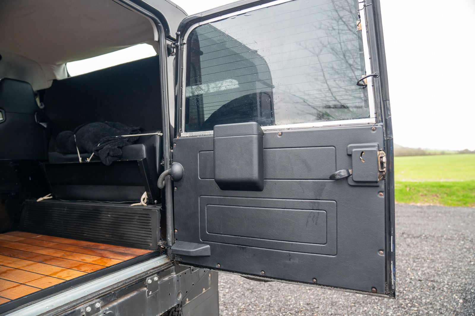 Land Rover Defender 90
