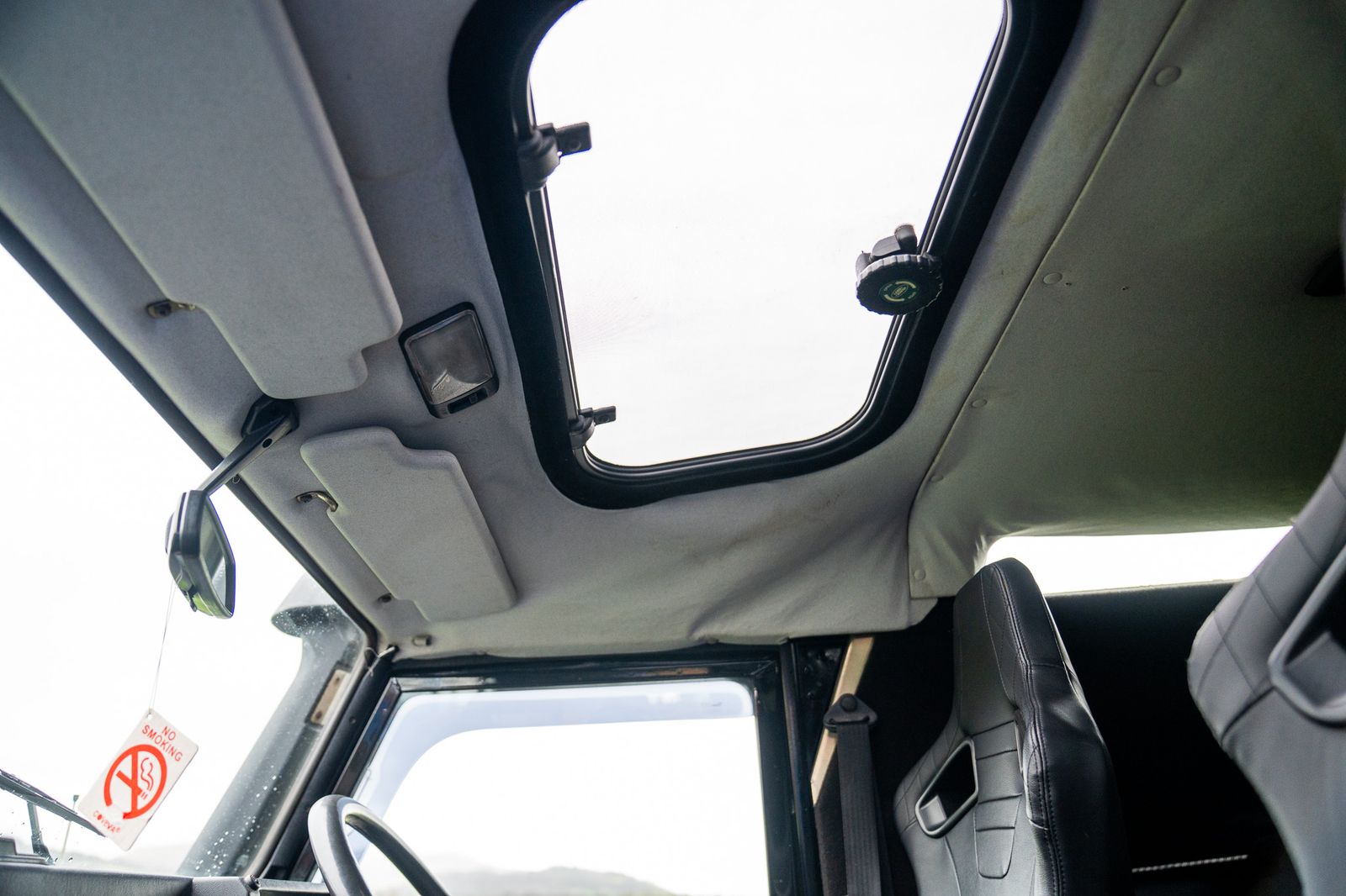 Land Rover Defender 90