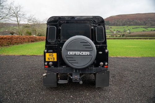 Land Rover Defender 90 6