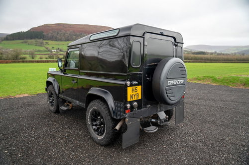 Land Rover Defender 90 5