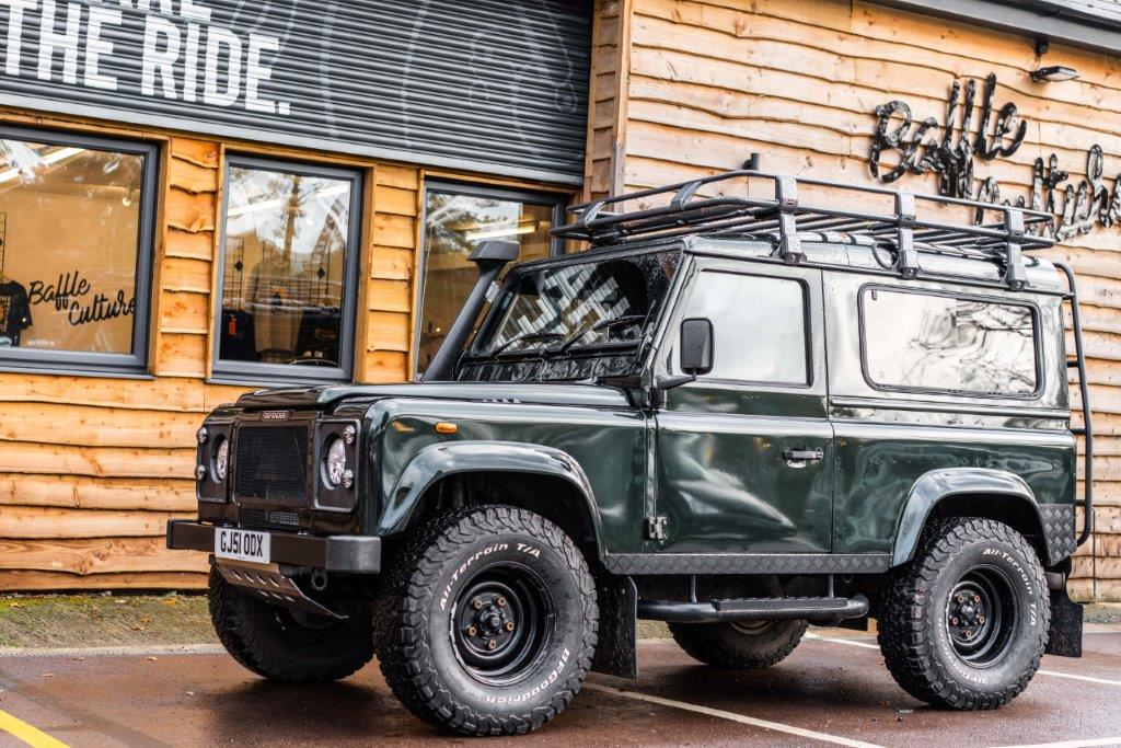 Land Rover Defender 90