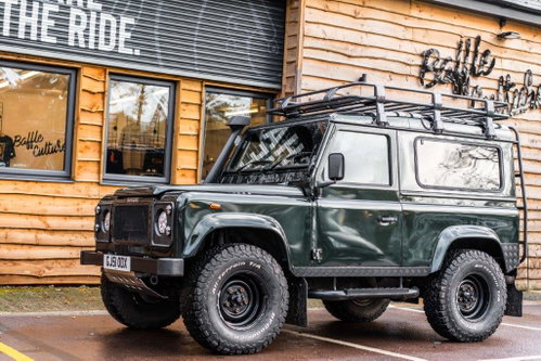 Land Rover Defender 90 1