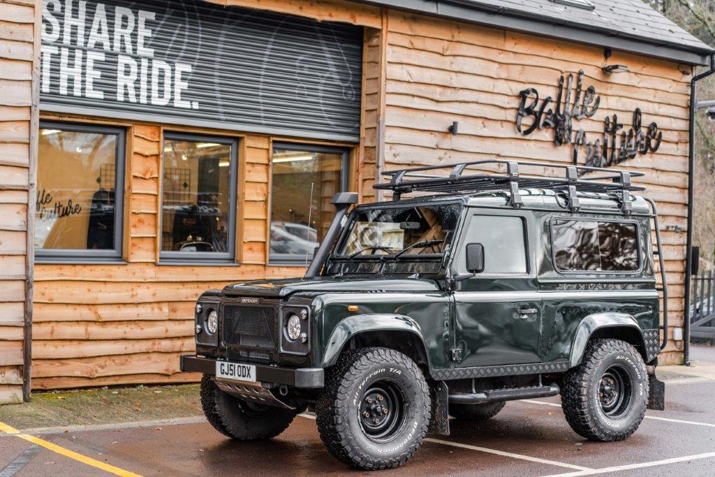 Land Rover Defender 90