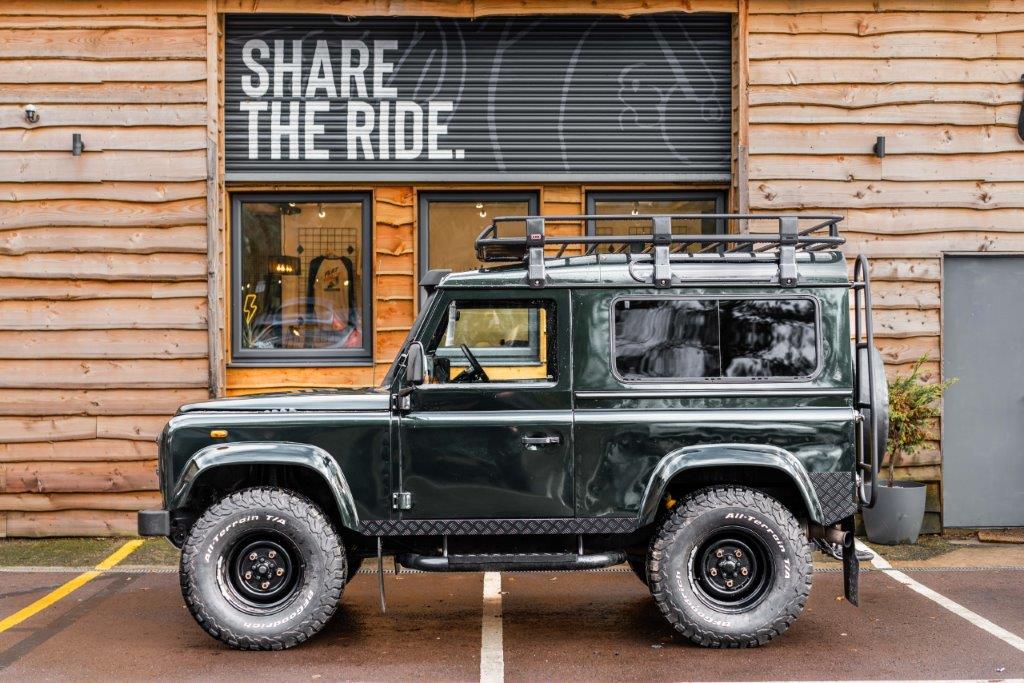 Land Rover Defender 90