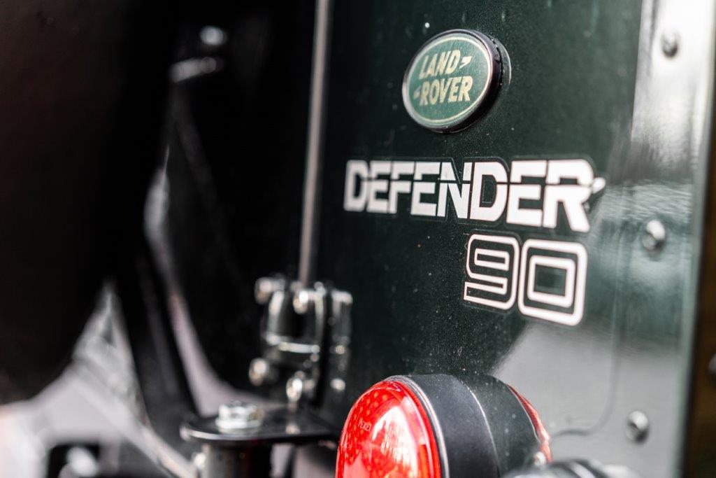 Land Rover Defender 90