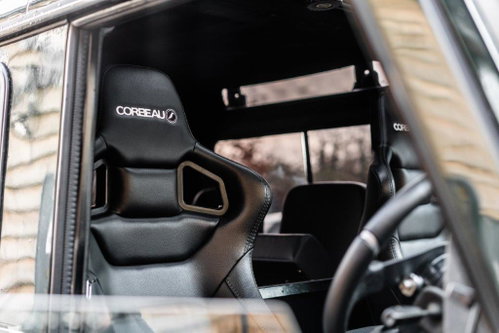 Land Rover Defender 90 12