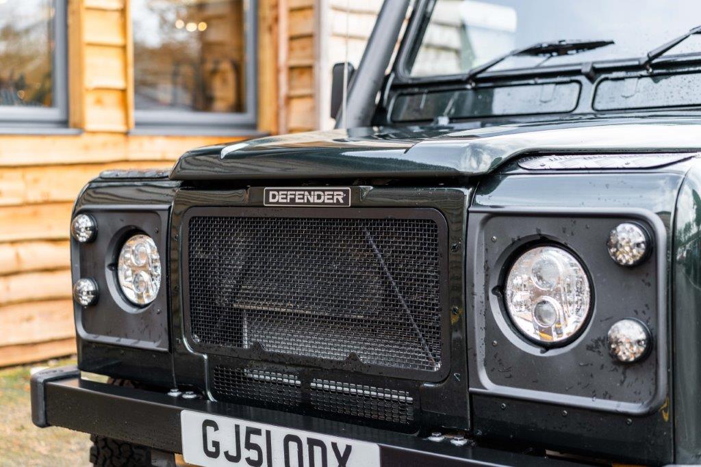 Land Rover Defender 90