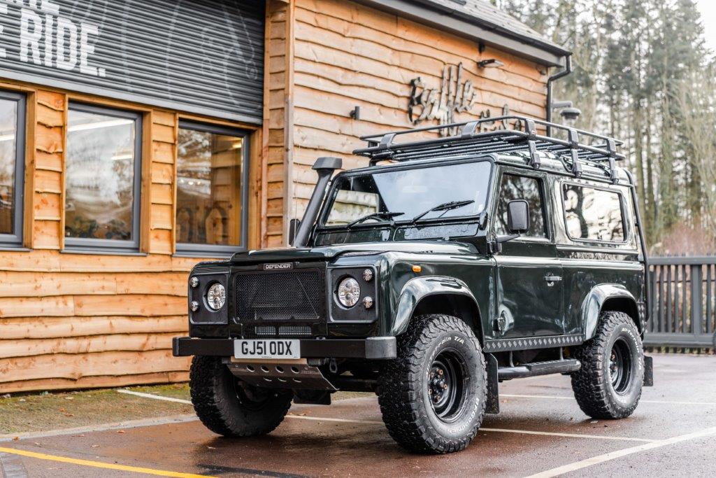 Land Rover Defender 90