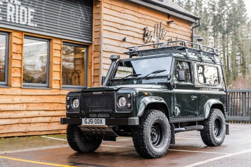 Land Rover Defender 90 4