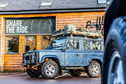 Land Rover Defender 16